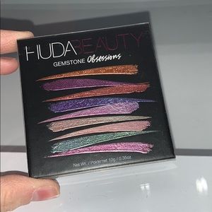 HUDA BEAUTY GEMSTONES OBSESSIONS
